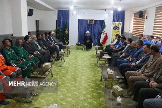 امام جمعه بجنورد: کار و تلاش جامعه کارگری ضامن پویایی اقتصاد است