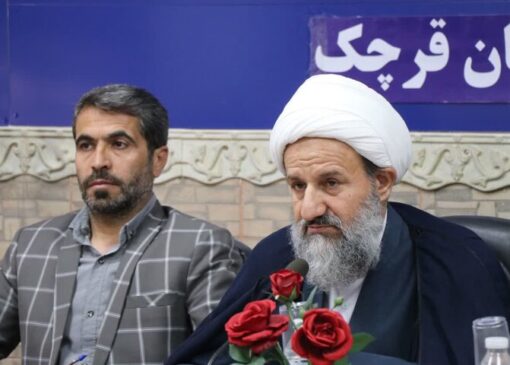 امام جمعه قرچک: معلم ها روشنگران نسل آینده هستند
