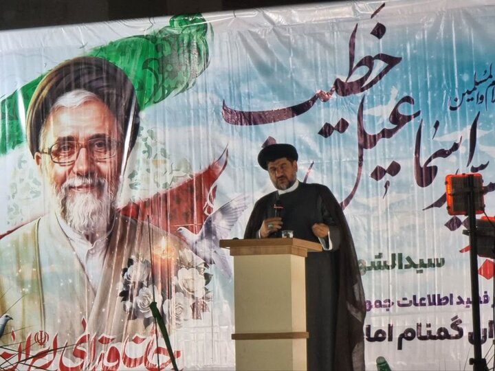 امام جمعه گناوه: تفرقه افکنی بین مردم و مسئولان راهبرد دشمن است