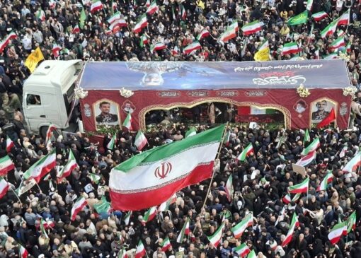 بدرقه شهیدان تنگسیری و اسحاقی توسط اهالی پایتخت