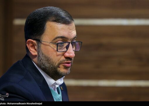 برگزاری آیین چهلم شهدای دانش‌آموز میناب در تهران