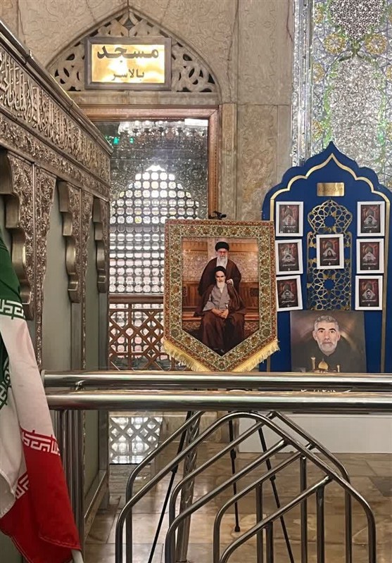 تجم مردم در شب بارانی شیراز؛ هنگامی که دلها در شاهچراغ یکی شدند تجم مردم در شب بارانی شیراز؛ هنگامی که دلها در شاهچراغ یکی شدند