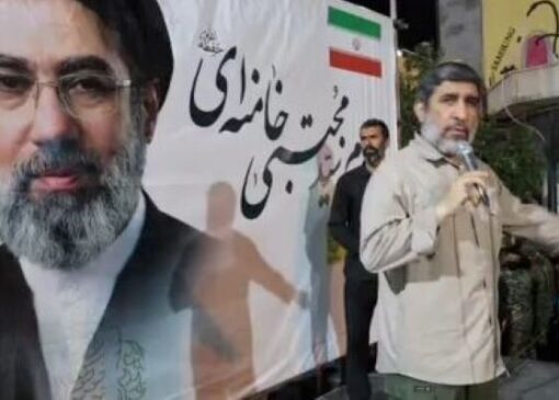 تجمع شبانه مردم خورموج با حضور حاج مهدی سلحشور