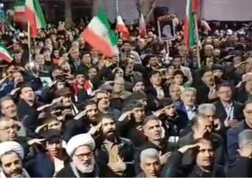 تداوم اجتماع شبانه مردم میاندوآب در خیابان