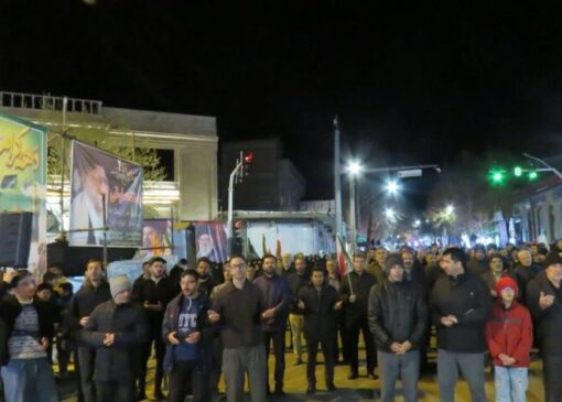 تداوم تجمع شبانه مردم شهرستان هریس در حمایت از نیروهای مسلح