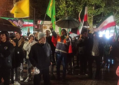 تداوم حضور حماسی مردم محلات زیر بارش باران در پنجاه و یکمین قرار عاشقی