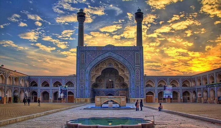 تردد موتورسیکلت در مسجد جامع اصفهان ممنوع شد