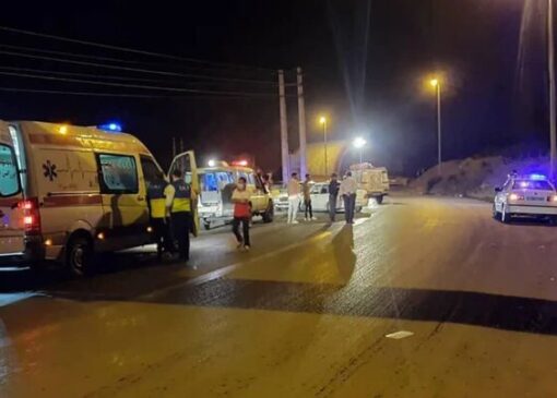 تصادف خودروی پیکان و پراید در محور خنداب ۶ مصدوم برجای گذاشت