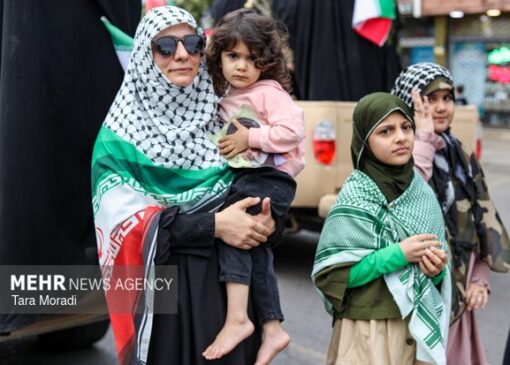 تهران زیر آتش بود اما چراغ یک خانه روشن ماند