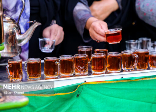 خدمت‌رسانی ۸ موکب جاده‌ای به حدود ۴ هزار زائر پیاده دهه کرامت در مشهد
