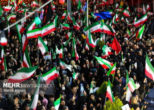 خروش زنجانی‌ها در پنجاه و سومین شب از شب‌های حماسه حضور در دفاع از وطن