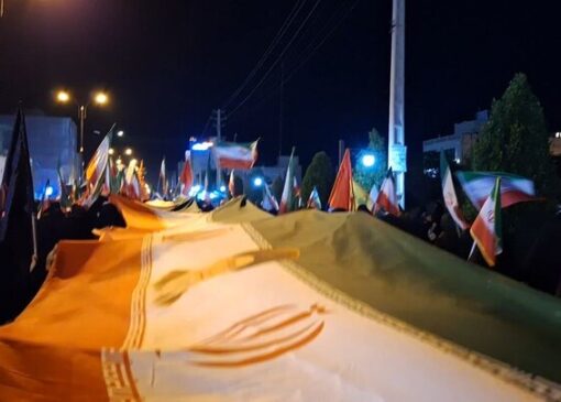 خیابان همچنان صحنه حضور باصلابت دریادلان گناوه‌ای