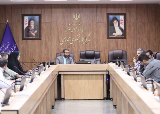 دستیار هوش مصنوعی آموزش و پرورش روی میز مرکز ملی فضای مجازی