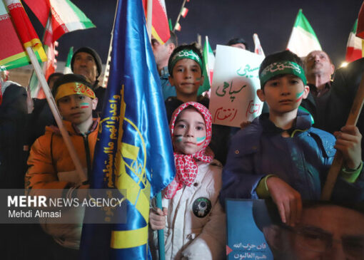 طنین فریاد «فدائیان حیدریم مطیع امر رهبریم»در اجتماع حماسی مردم زنجان