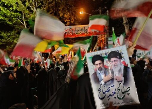 طنین نوای «حیدر حیدر» مردم محلات در بیعت با رهبر انقلاب