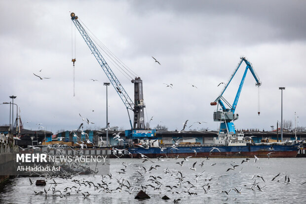 ظرفیت بنادر خزر برای جبران کسری های تجاری دریاهای جنوب