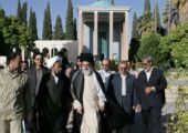 فیلمی از حضور رهبر شهید بر مزار "پیامبر شعر فارسی"