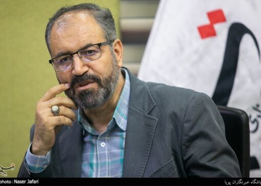 مومنی شریف: خواسته رهبر شهید از هنرمندان شناساندن ایران به مردم بود