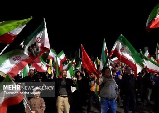 میدان آزادی میزبان شور کرامت و مقاومت مردم کرمان