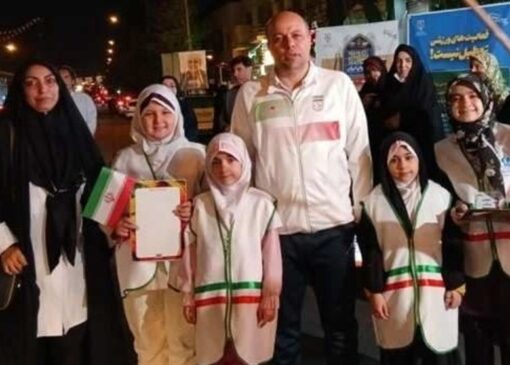 میزبانی موکب تربیت‌بدنی آموزش و پرورش از مردم در میدان فردوسی تهران