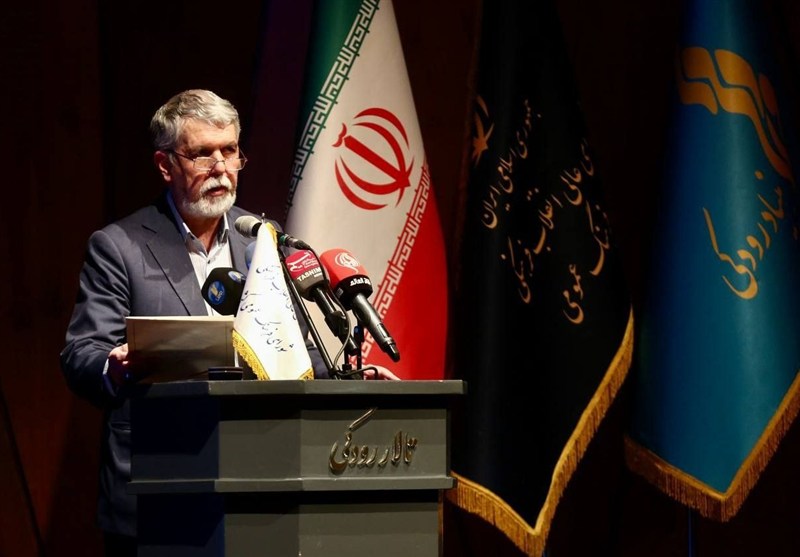 وزیر فرهنگ: هنرمندان میتوانند نقش مهمتری در پژواک جهانی داشته باشند وزیر فرهنگ: هنرمندان میتوانند نقش مهمتری در پژواک جهانی داشته باشند