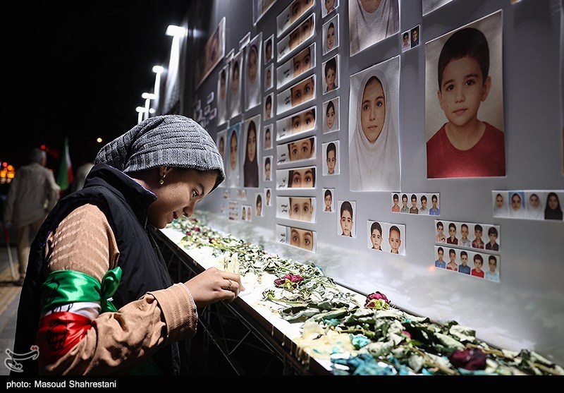 پاتوق هنرمندان در باغ فردوس؛ شبی پرنور با چای، موسیقی و روایت هنرمندان ,