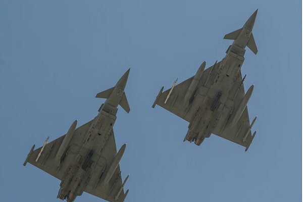 پرواز ۲ جنگنده انگلیس در واکنش به پهپادهای روسیه