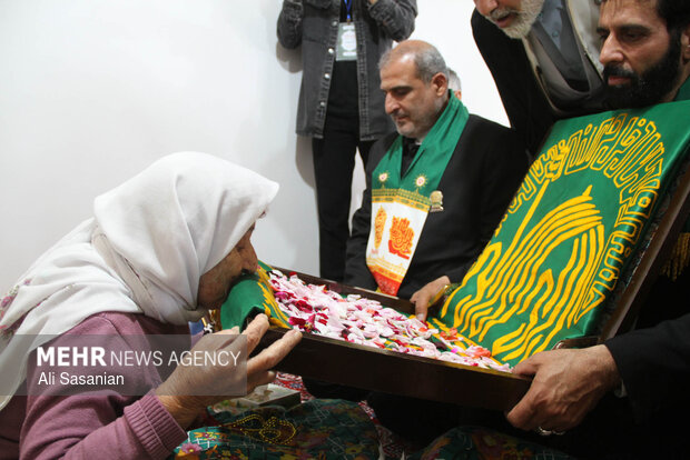 پرچم رضوی میهمان قهرمانان وطن در آستارا پرچم رضوی میهمان قهرمانان وطن در آستارا
