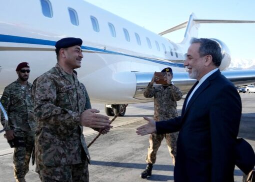 چرا عاصم منیر با لباس نظامی به ایران آمد؟