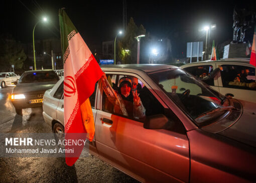 کاروان خودرویی مردم تبریز در حمایت از نیروهای مسلح