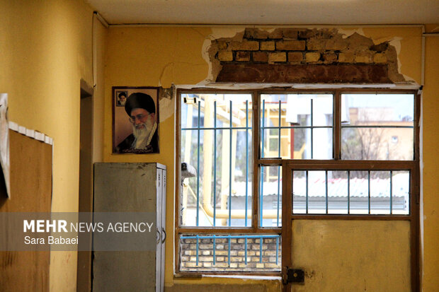 گرمای یک نگاه در سرمای سکوت؛ خورشیدِ مدرسه سمیه غروب نمی‌کند