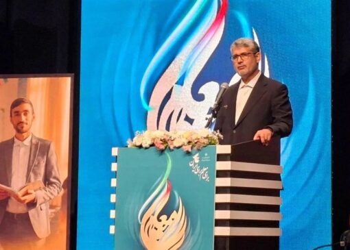 جزئیات انتخاب معلمان نمونه با مشارکت حداکثری دانش‌آموزان و خانواده‌ها