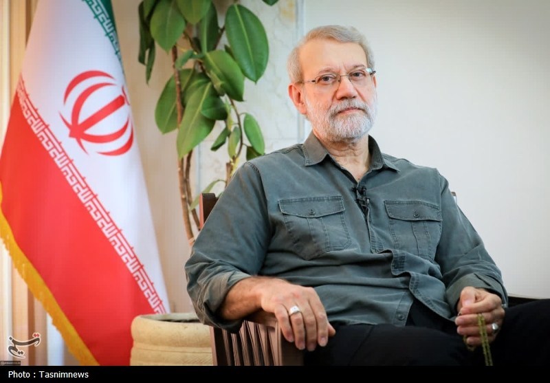 عکسی قدیمی از شهید لاریجانی در کنار رهبر شهید انقلاب عکسی قدیمی از شهید لاریجانی در کنار رهبر شهید انقلاب