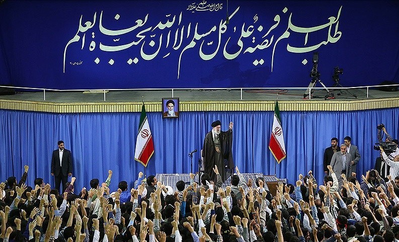 چشممان به پرده آبی خشک شد، دلمان لرزید؛ آقای "کشوردوست" محبوب رهبر کشوردوست , رهبر انقلاب ,