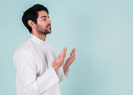 تنها ۵ دقیقه دعا به کاهش درد و اضطراب کمک می‌کند!