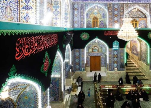 حرم امام حسین(ع) در آستانه محرم سیاه‌پوش شد