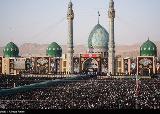 حال خونین‌دلان در نماز تاریخی جمکران