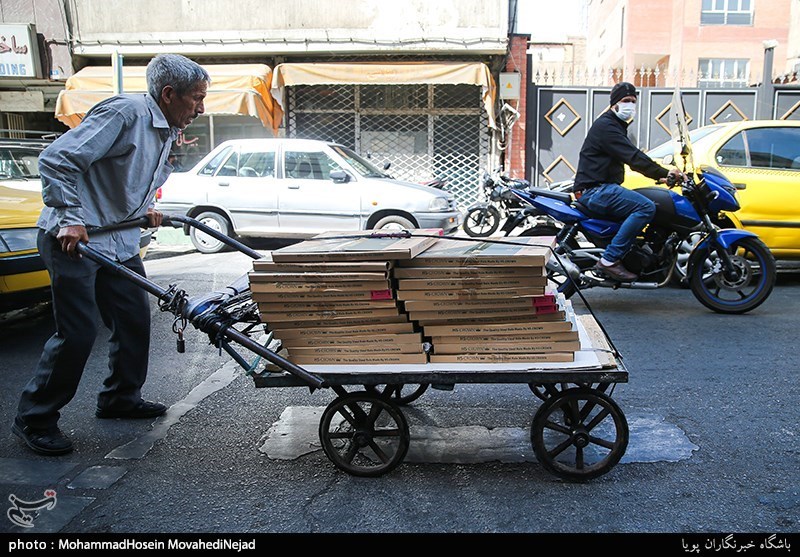 رفتارهای هیجانی در بازار کاغذ؛ افزایش قیمتها تا مرز یک میلیون تومان رفتارهای هیجانی در بازار کاغذ؛ افزایش قیمتها تا مرز یک میلیون تومان