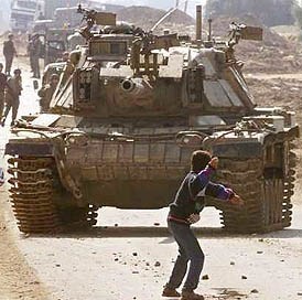 ماجرای عکس ماندگار تاریخ فلسطین؛ جنگ سنگ و تانک! کشور فلسطین , رژیم صهیونیستی (اسرائیل) , نوار غزه ,