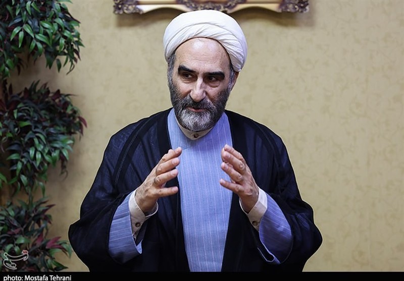 نظریه قرآنیِ تحول تاریخی؛ تحلیلی از تشییع امام شهید امت نظریه قرآنیِ تحول تاریخی؛ تحلیلی از تشییع امام شهید امت