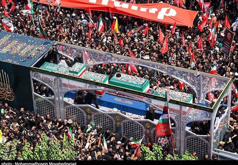 کتاب انقلاب از داغ به حماسه رسید