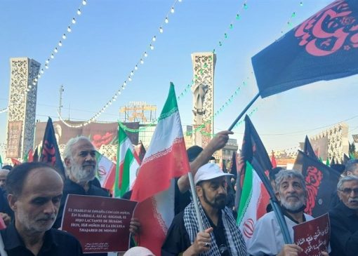 اقامه عزای اربعین در خیابان‌های پایتخت؛ جاماندگان به میدان آمدند