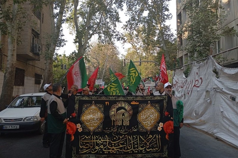 تهران در سوگ شمسالشموس؛ حرکت دستههای عزاداری به سمت بیت رهبر شهید تهران در سوگ شمسالشموس؛ حرکت دستههای عزاداری به سمت بیت رهبر شهید