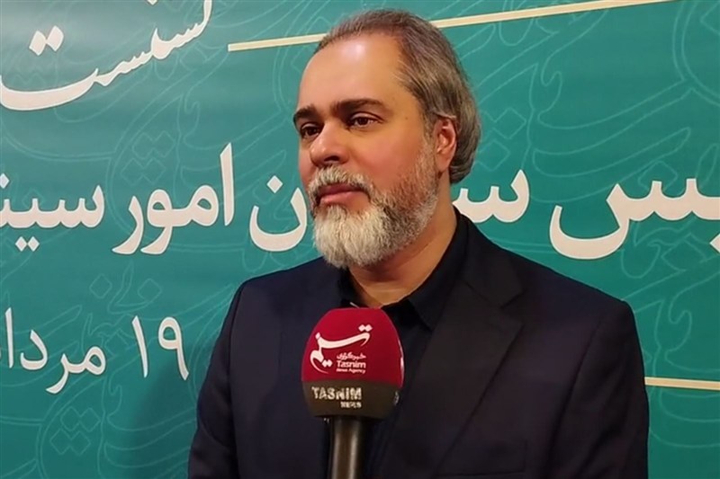 فیلمسازی که برای وطنش فیلم میسازد، خارج از فرایند قانونی عمل نمیکند فیلمسازی که برای وطنش فیلم میسازد، خارج از فرایند قانونی عمل نمیکند