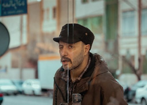 انتشار اولین عکس جواد عزتی در کمدی اکشن «بورسیه»