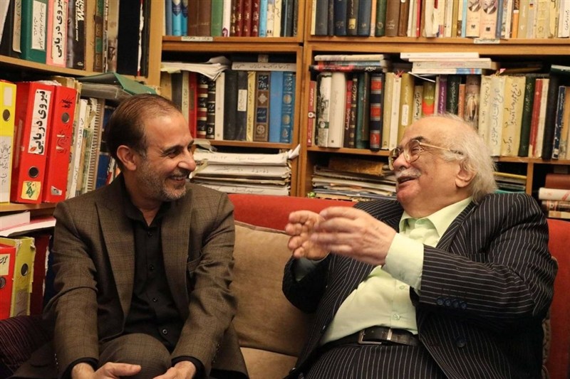 «تمام عشقم رادیو است»؛ خسرو معتضد و شش دهه زندگی با رادیو «تمام عشقم رادیو است»؛ خسرو معتضد و شش دهه زندگی با رادیو