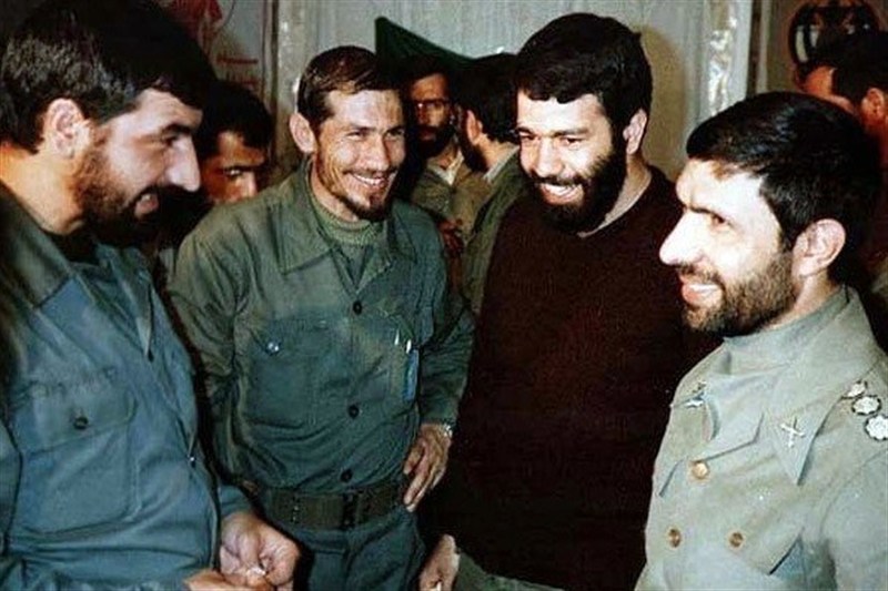 صدای آن‌سیلی که در قرارگاه پیچید/ضربه می‌خوریم چون جنگ دست سیاسیون است