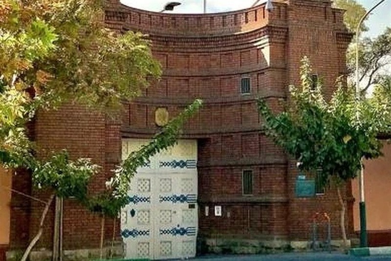مرکز غیرقانونی وابسته به سفارت فرانسه در تهران پلمب شد مرکز غیرقانونی وابسته به سفارت فرانسه در تهران پلمب شد
