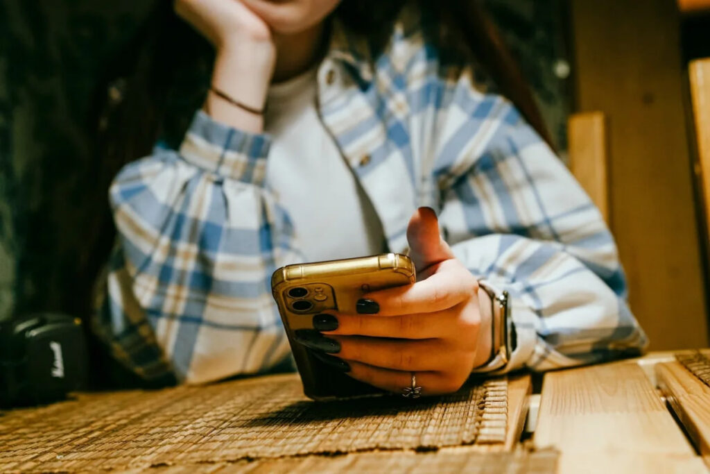 نوجوانان در فضای آنلاین